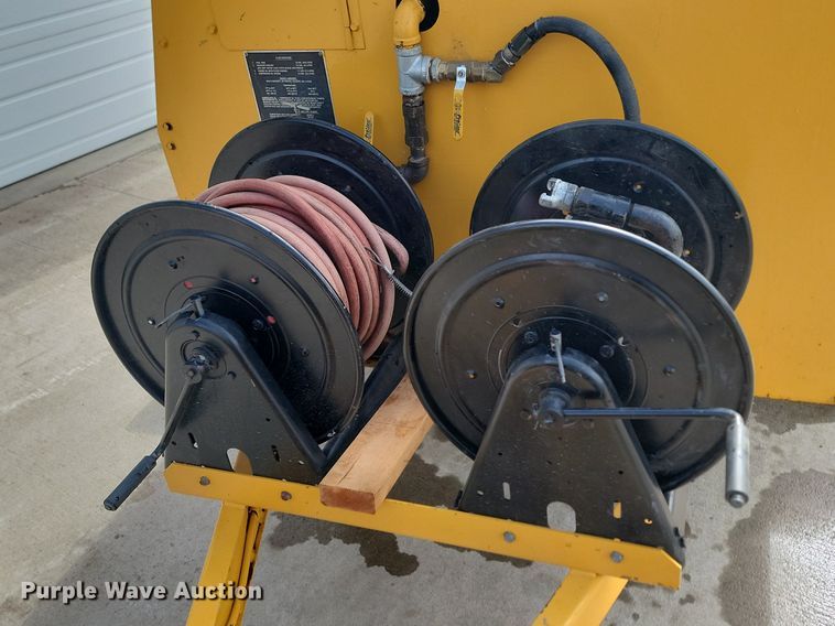 image for item LA9745 1990 LeRoi Dresser 185 air compressor