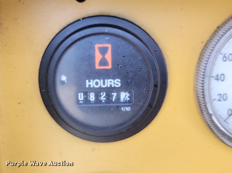 image for item LA9745 1990 LeRoi Dresser 185 air compressor