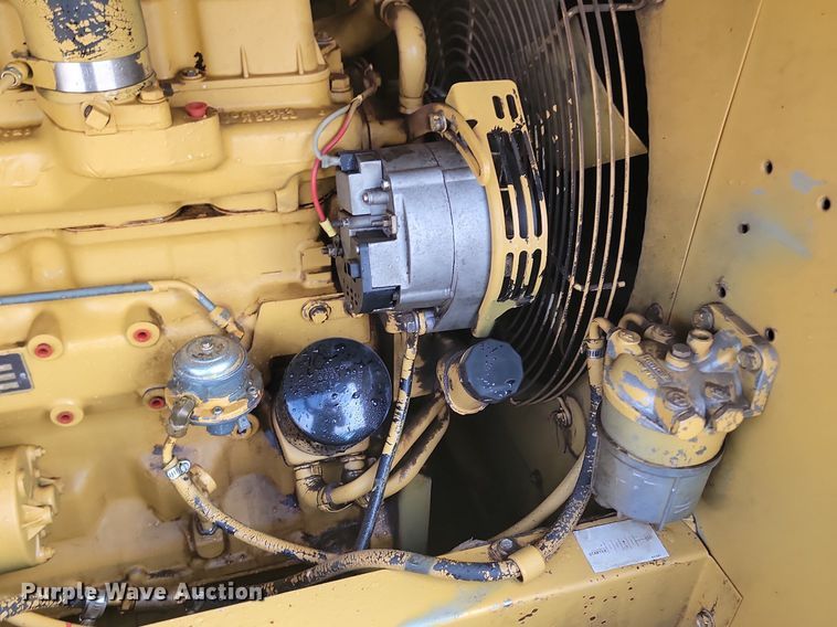 image for item LA9745 1990 LeRoi Dresser 185 air compressor