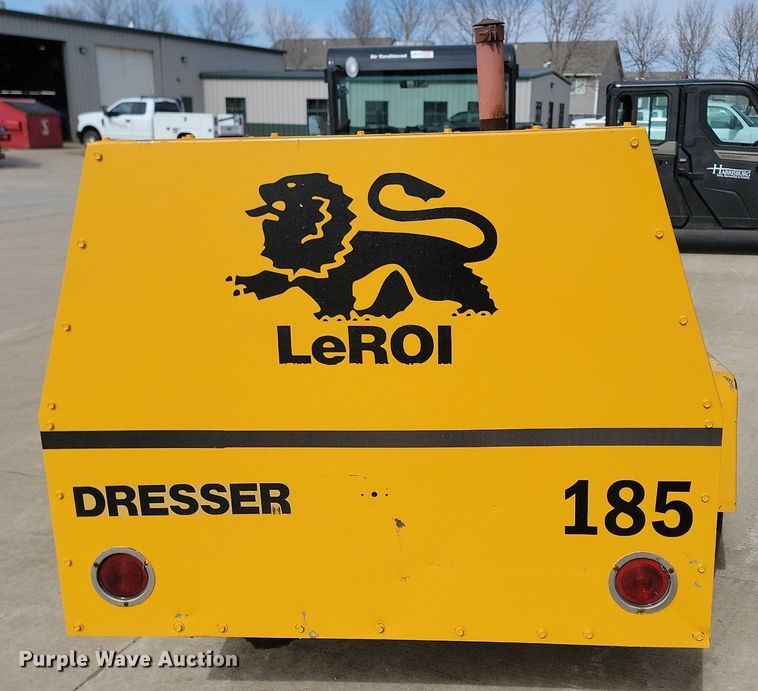 image for item LA9745 1990 LeRoi Dresser 185 air compressor