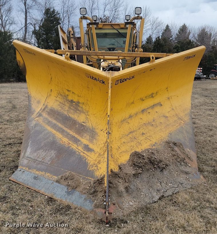 image for item LA9776 2005 Caterpillar 140H VHP Plus motor grader