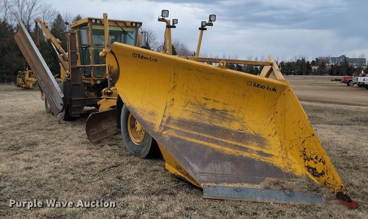 image for item LA9776 2005 Caterpillar 140H VHP Plus motor grader