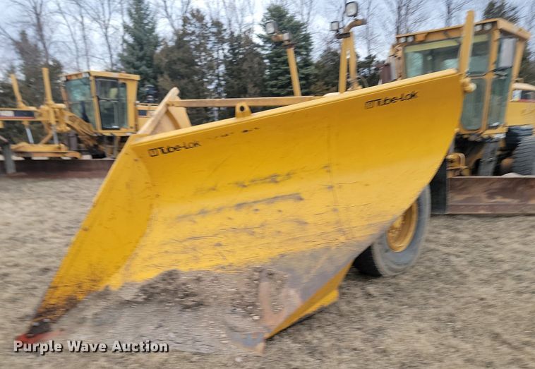 image for item LA9776 2005 Caterpillar 140H VHP Plus motor grader