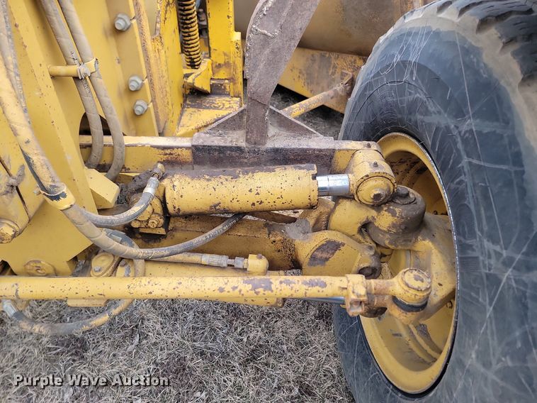 image for item LA9776 2005 Caterpillar 140H VHP Plus motor grader