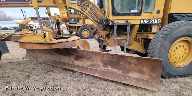 image for item LA9776 2005 Caterpillar 140H VHP Plus motor grader