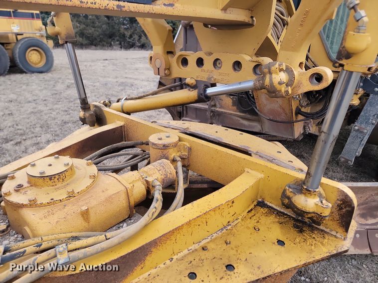 image for item LA9776 2005 Caterpillar 140H VHP Plus motor grader