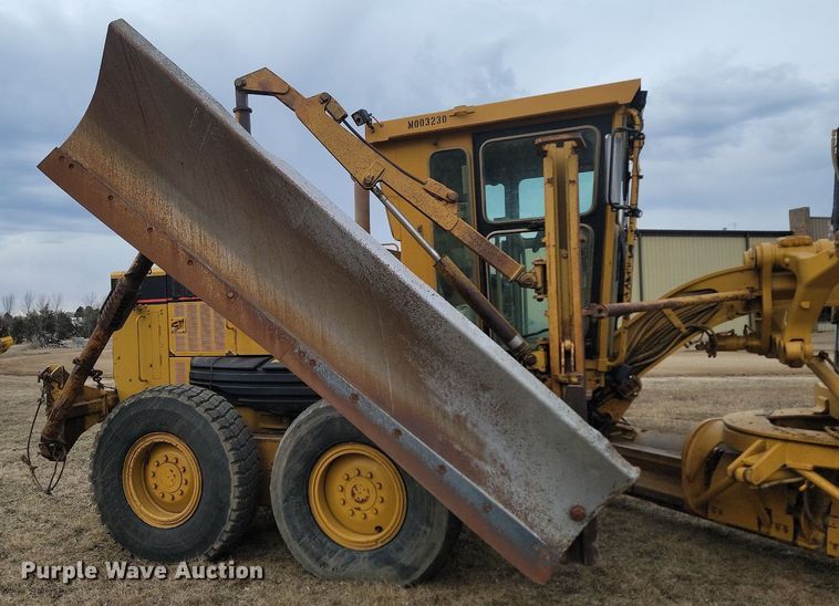 image for item LA9776 2005 Caterpillar 140H VHP Plus motor grader