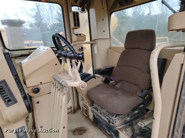 image for item LA9776 2005 Caterpillar 140H VHP Plus motor grader