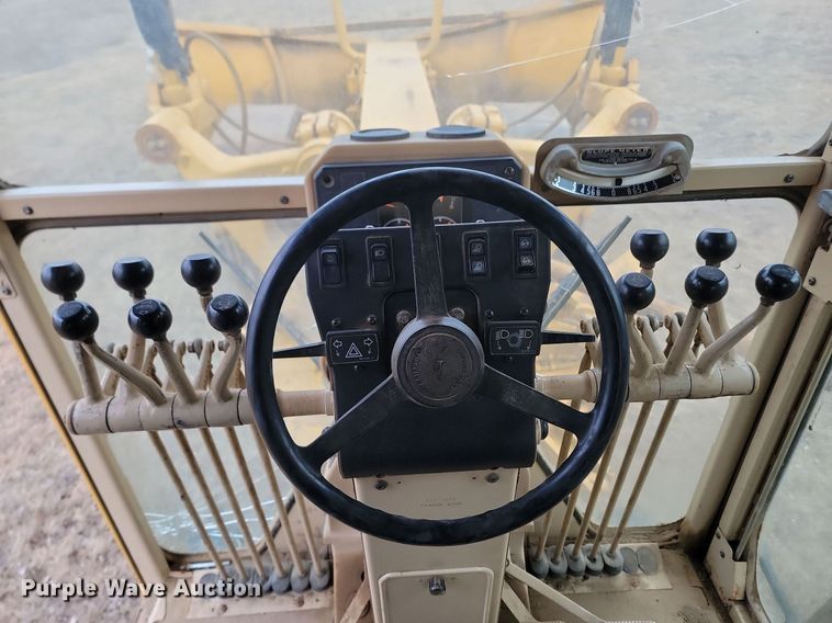 image for item LA9776 2005 Caterpillar 140H VHP Plus motor grader