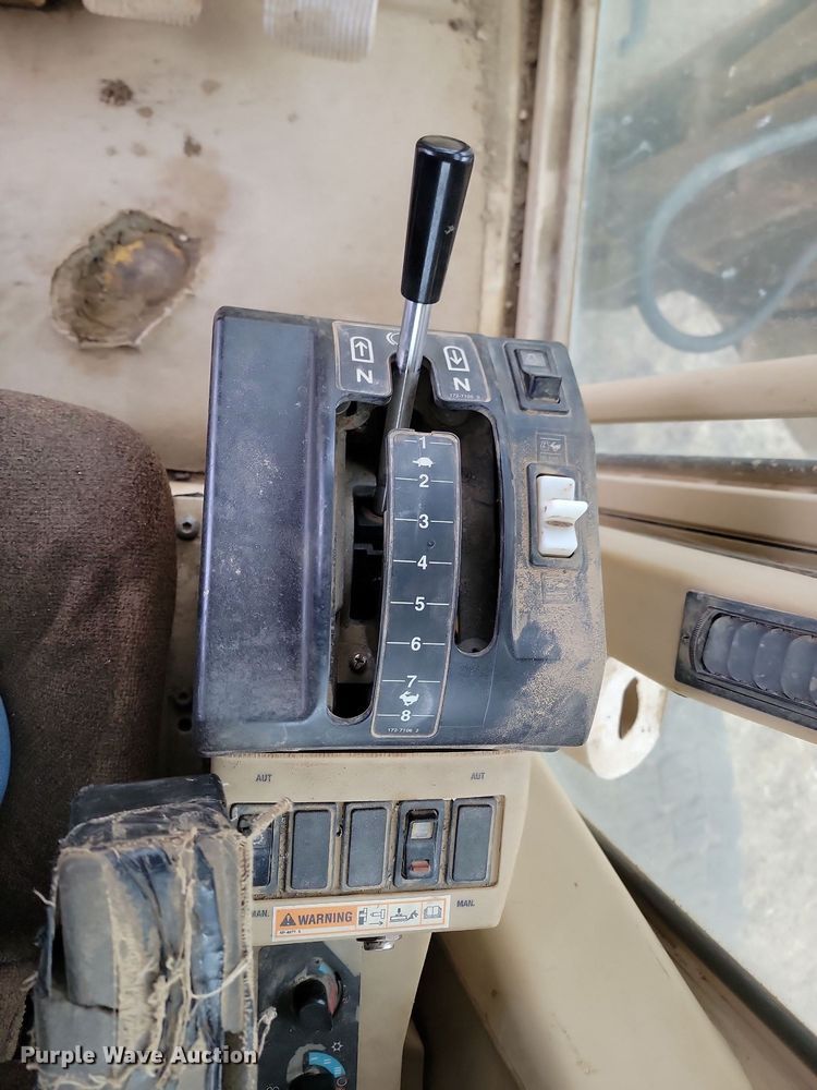 image for item LA9776 2005 Caterpillar 140H VHP Plus motor grader