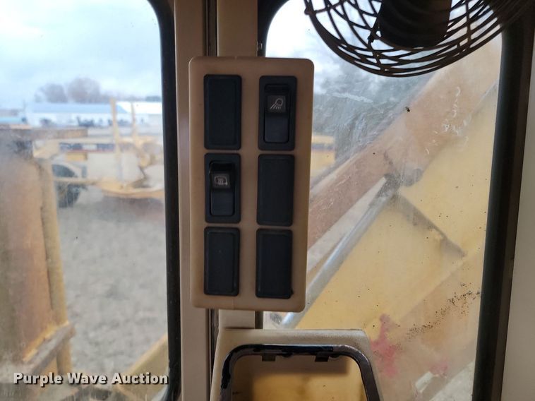 image for item LA9776 2005 Caterpillar 140H VHP Plus motor grader