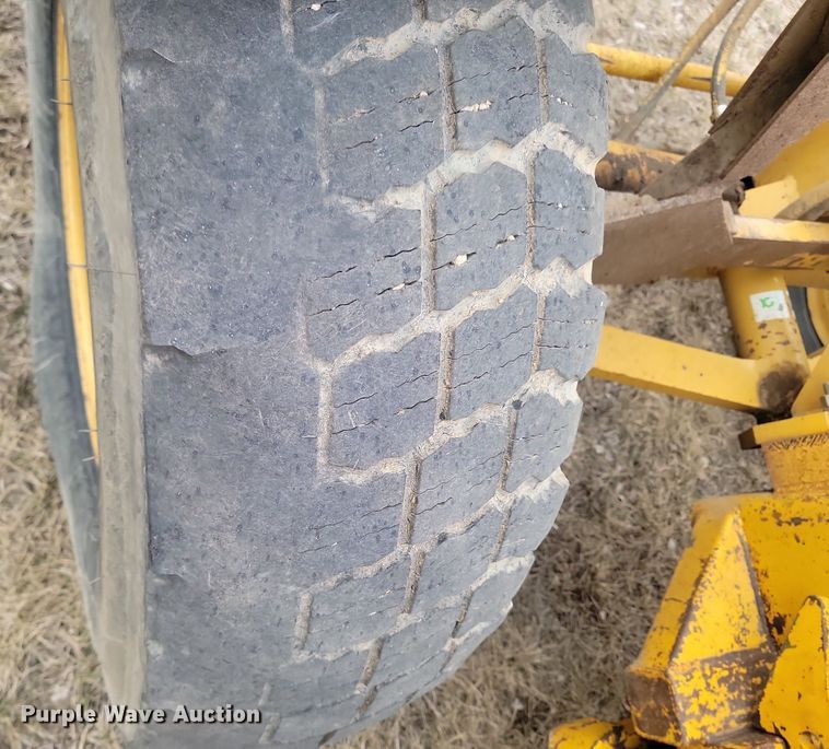 image for item LA9776 2005 Caterpillar 140H VHP Plus motor grader