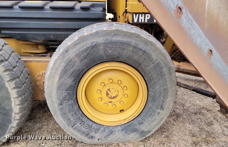 image for item LA9776 2005 Caterpillar 140H VHP Plus motor grader