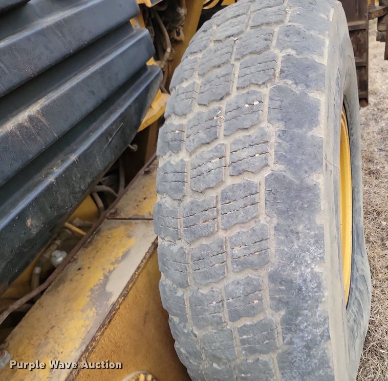 image for item LA9776 2005 Caterpillar 140H VHP Plus motor grader