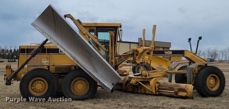 image for item LA9777 2001 Caterpillar 140H VHP motor grader