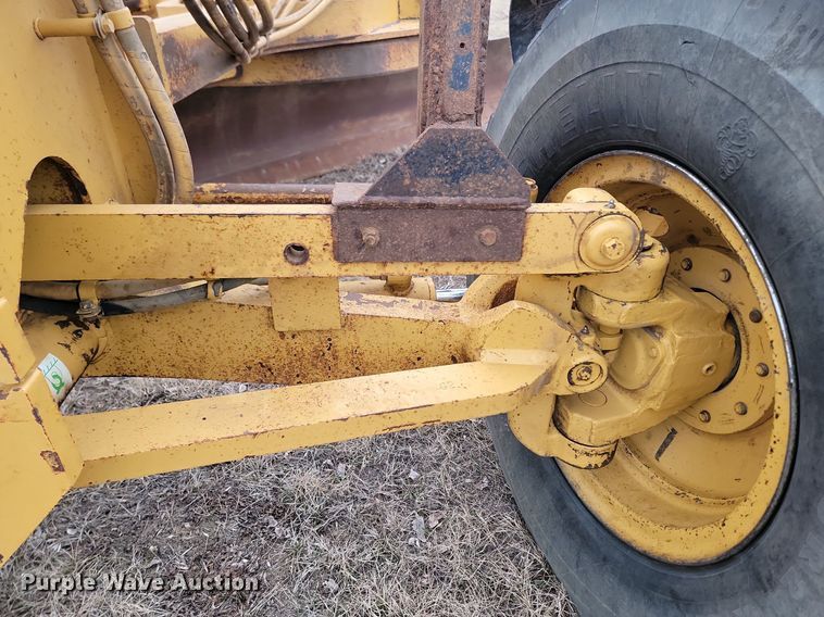 image for item LA9777 2001 Caterpillar 140H VHP motor grader