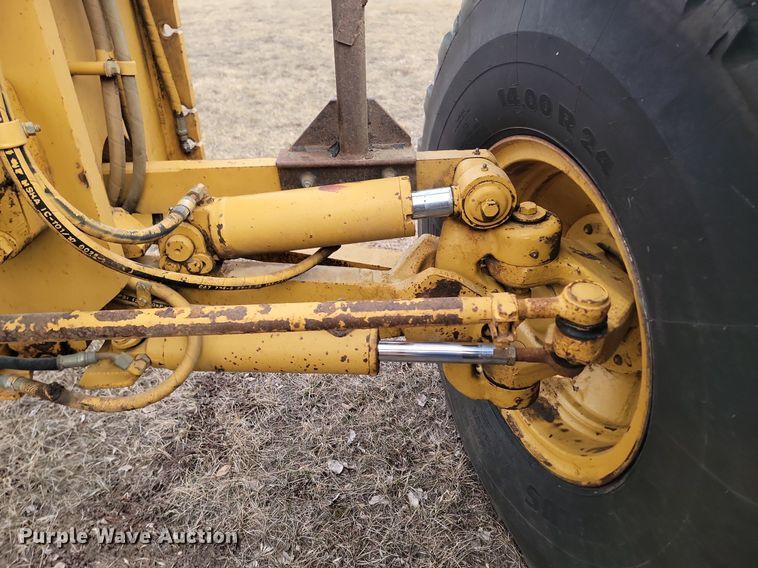 image for item LA9777 2001 Caterpillar 140H VHP motor grader