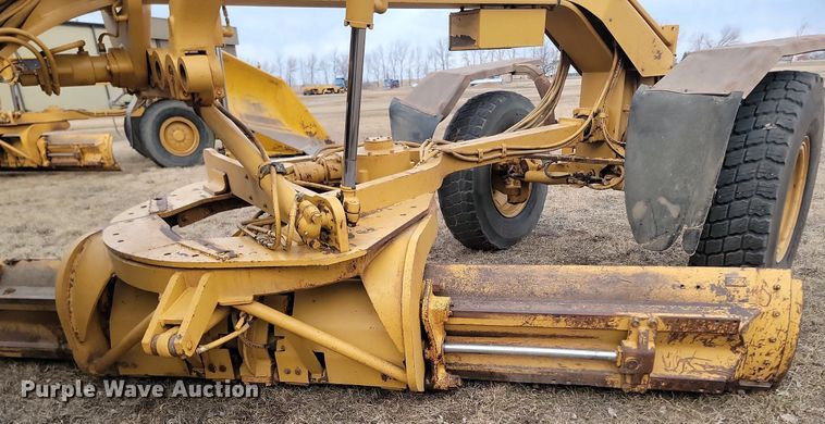 image for item LA9777 2001 Caterpillar 140H VHP motor grader