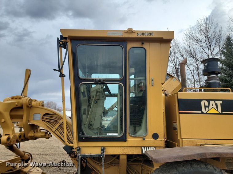 image for item LA9777 2001 Caterpillar 140H VHP motor grader