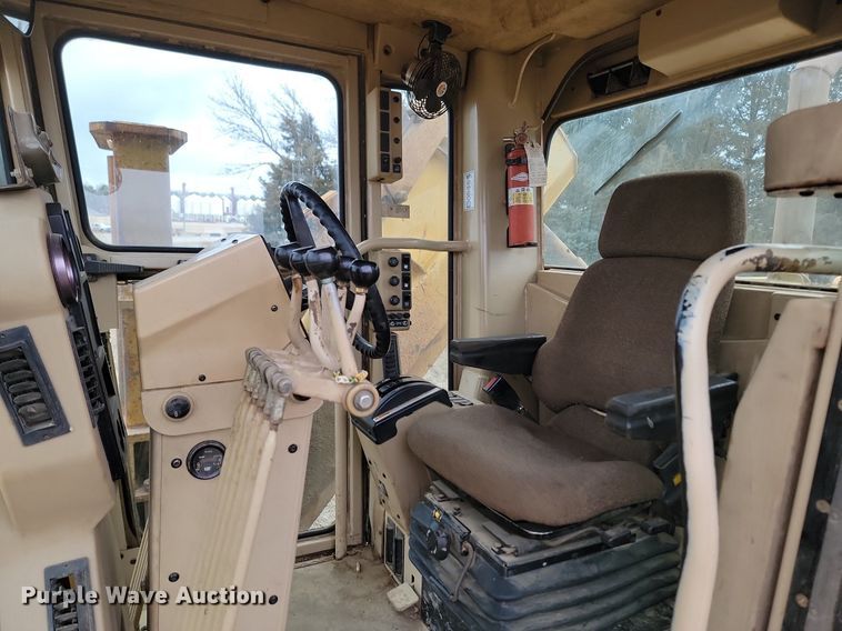 image for item LA9777 2001 Caterpillar 140H VHP motor grader