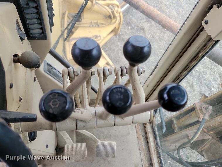 image for item LA9777 2001 Caterpillar 140H VHP motor grader