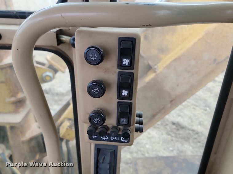 image for item LA9777 2001 Caterpillar 140H VHP motor grader