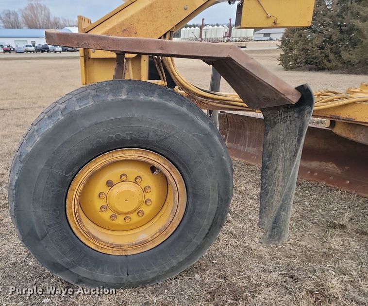 image for item LA9777 2001 Caterpillar 140H VHP motor grader