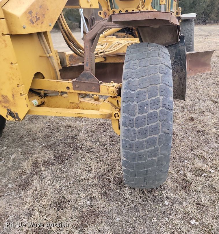 image for item LA9777 2001 Caterpillar 140H VHP motor grader