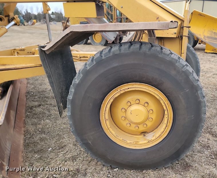 image for item LA9777 2001 Caterpillar 140H VHP motor grader