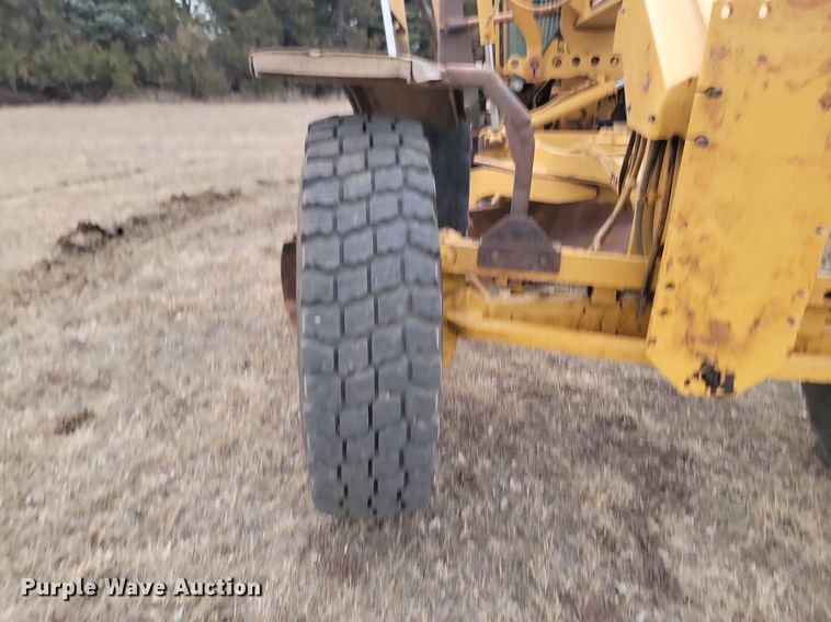 image for item LA9777 2001 Caterpillar 140H VHP motor grader