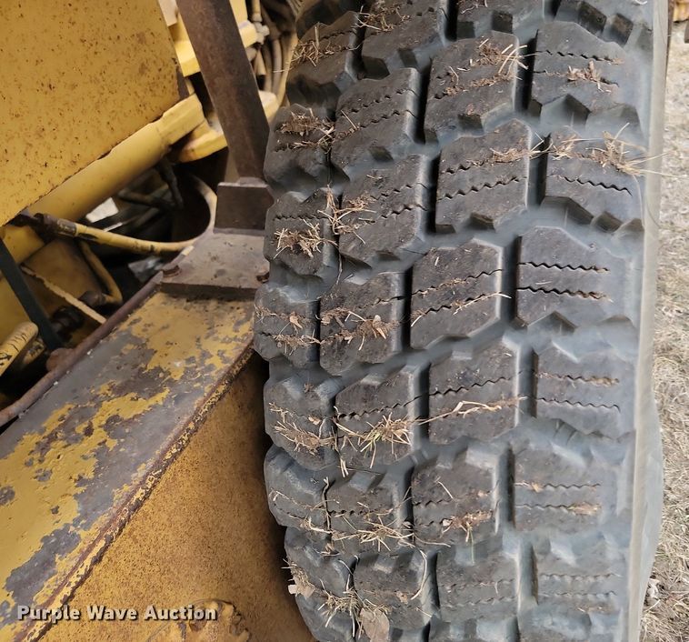 image for item LA9777 2001 Caterpillar 140H VHP motor grader