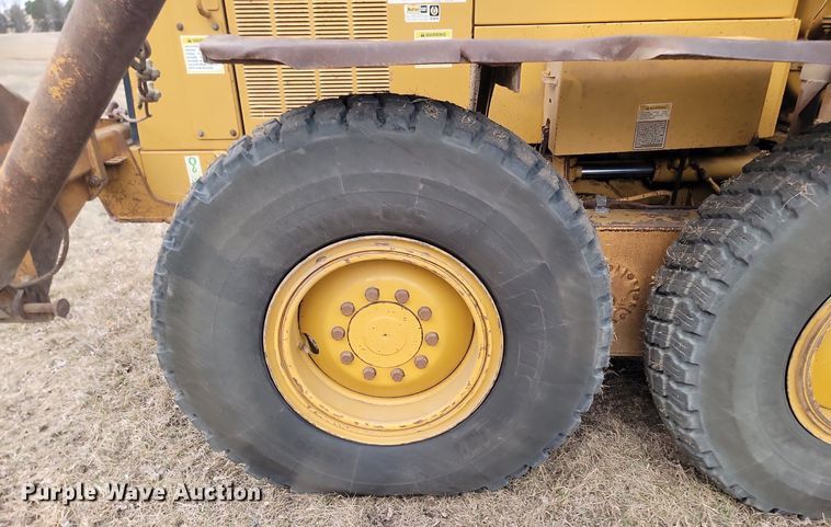 image for item LA9777 2001 Caterpillar 140H VHP motor grader