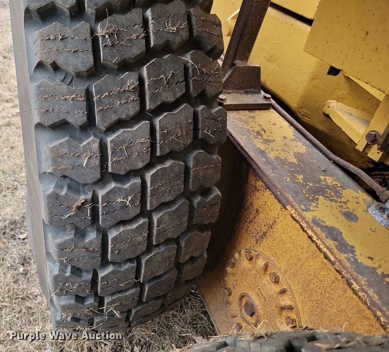 image for item LA9777 2001 Caterpillar 140H VHP motor grader