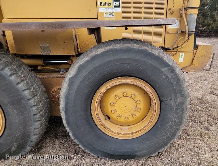 image for item LA9777 2001 Caterpillar 140H VHP motor grader