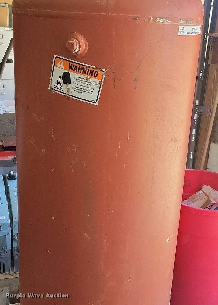 image for item LC9879 Taco pressure tank