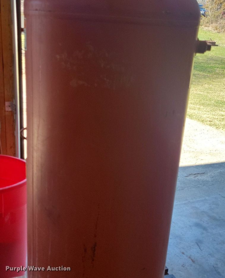 image for item LC9879 Taco pressure tank