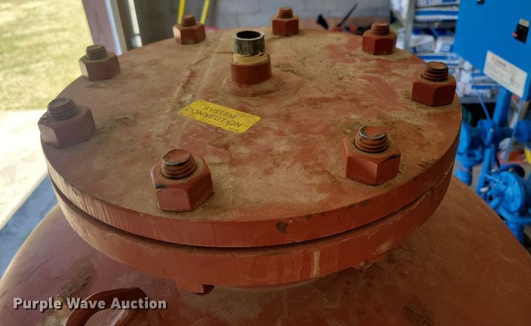 image for item LC9879 Taco pressure tank