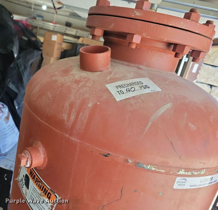 image for item LC9879 Taco pressure tank