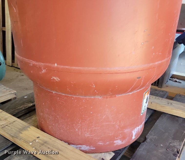 image for item LC9879 Taco pressure tank