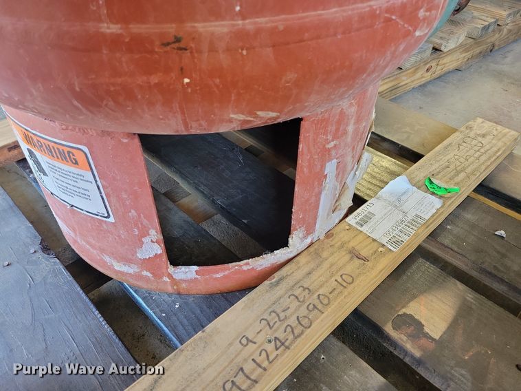 image for item LC9879 Taco pressure tank