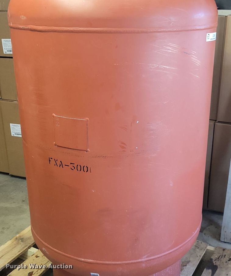 image for item LC9880 Pressure tank