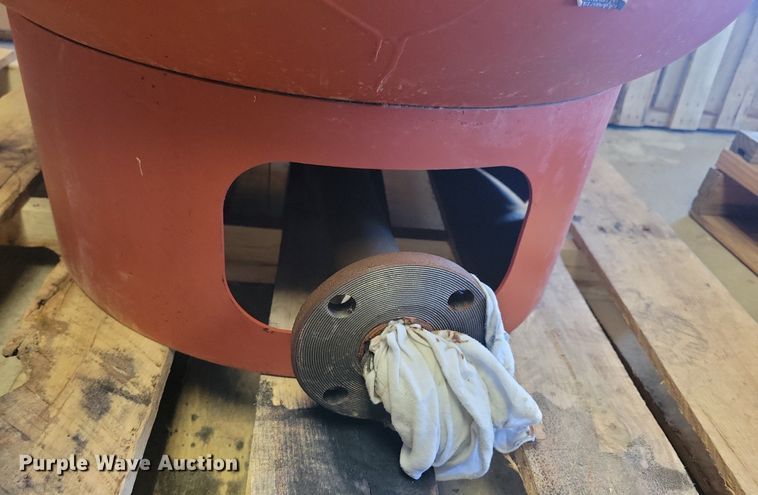 image for item LC9880 Pressure tank