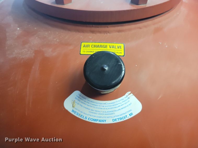 image for item LC9880 Pressure tank