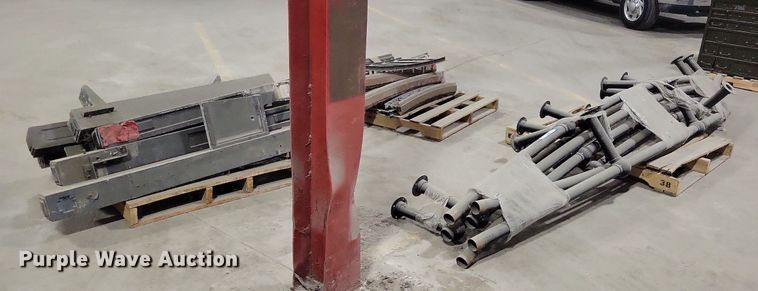 image for item LC9883 Auditorium railing