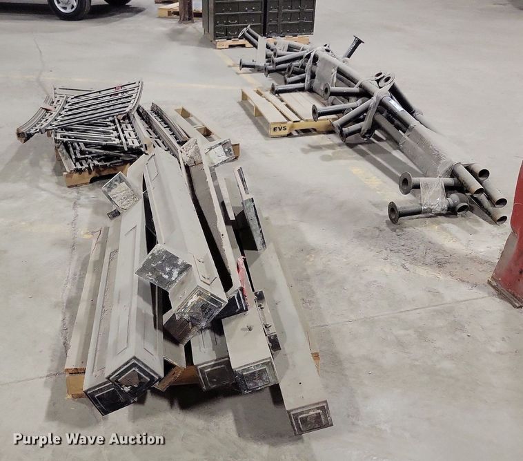 image for item LC9883 Auditorium railing