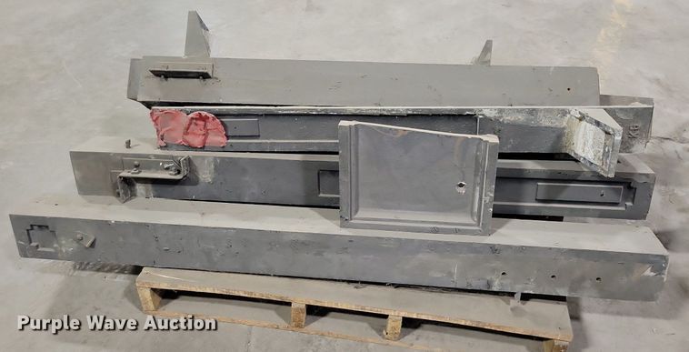 image for item LC9883 Auditorium railing