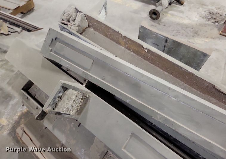 image for item LC9883 Auditorium railing