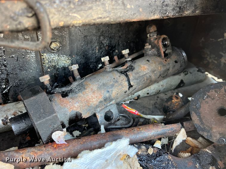 image for item LD9341 1986 Ford oil distributor truck