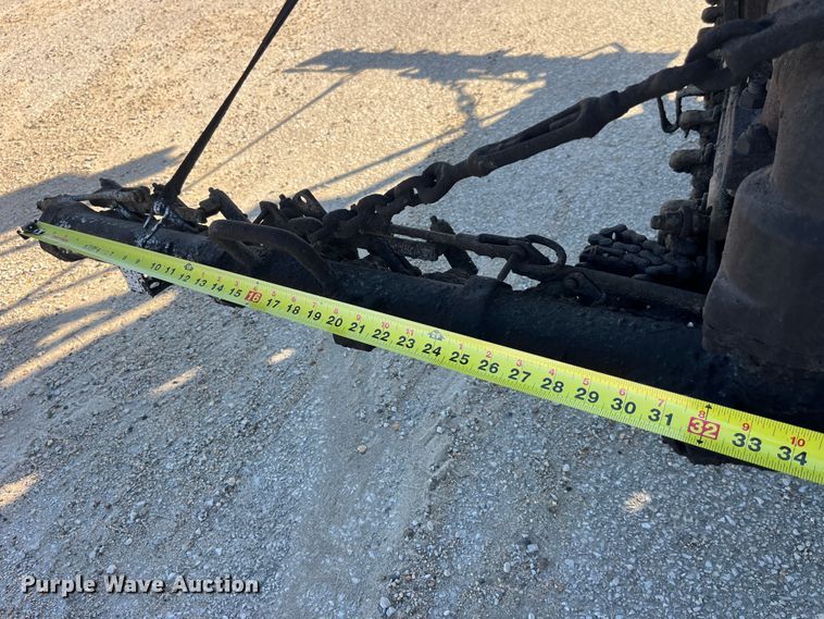 image for item LD9341 1986 Ford oil distributor truck