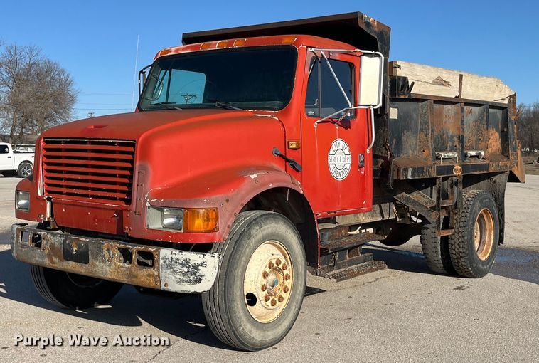 image for item LD9342 1992 International  4700 dump truck